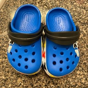 mickey mouse crocs